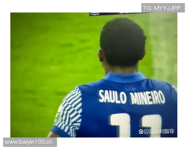 广岛球员失误送机会米内罗头球被解围路易斯补射遗憾中柱