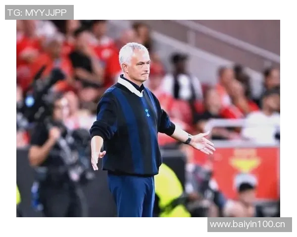 穆里尼奥执教生涯中的意外转折本菲卡前锋本欲加盟却转投费内巴切